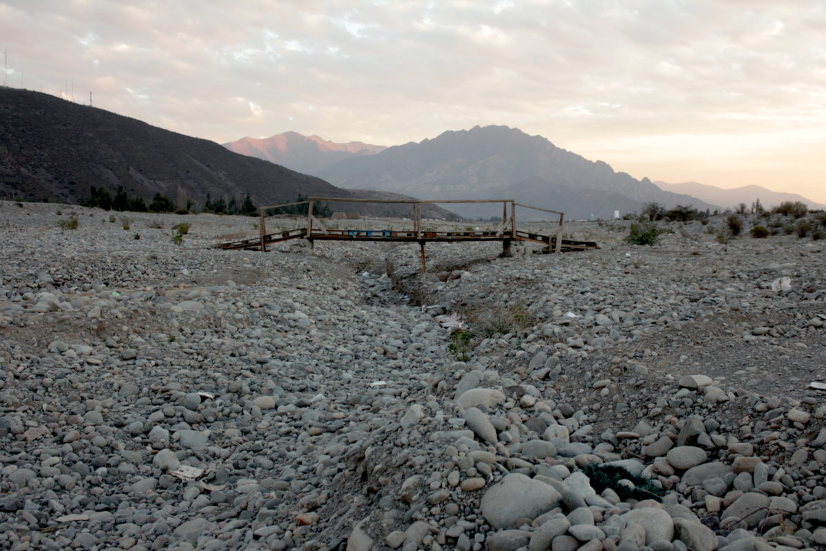 En Chile, varios ríos lucen ya sin agua. Foto: Michelle Carrere